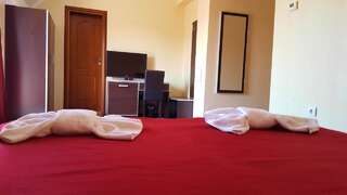 Отель Cantilena Hotel Несебр Двухместный номер с 1 кроватью или 2 отдельными кроватями и балконом-3