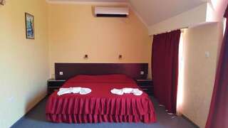 Отель Cantilena Hotel Несебр Двухместный номер с 1 кроватью или 2 отдельными кроватями и балконом-5